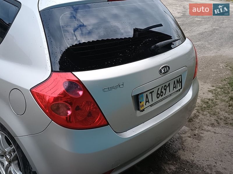 Хэтчбек Kia Ceed 2008 в Бурштыне