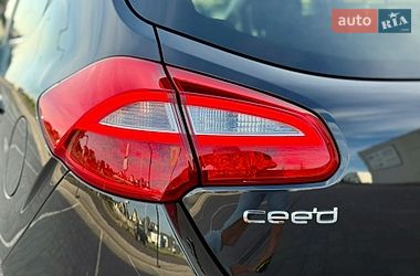 Хэтчбек Kia Ceed 2015 в Луцке