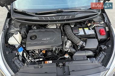 Хэтчбек Kia Ceed 2015 в Луцке