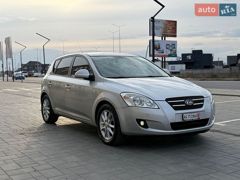 Хэтчбек Kia Ceed 2007 в Луцке