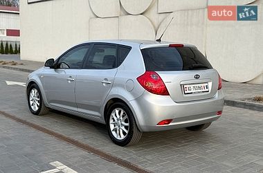 Хэтчбек Kia Ceed 2007 в Луцке