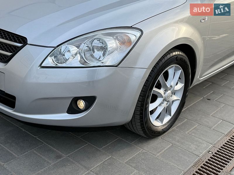 Хэтчбек Kia Ceed 2007 в Луцке