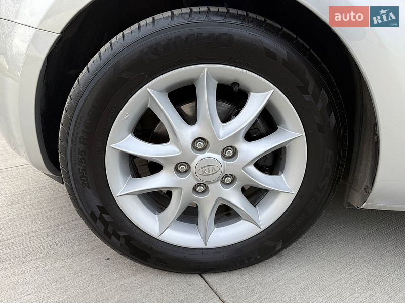 Хэтчбек Kia Ceed 2007 в Луцке