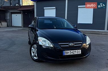 Хэтчбек Kia Ceed 2008 в Одессе