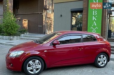 Хэтчбек Kia Ceed 2008 в Одессе