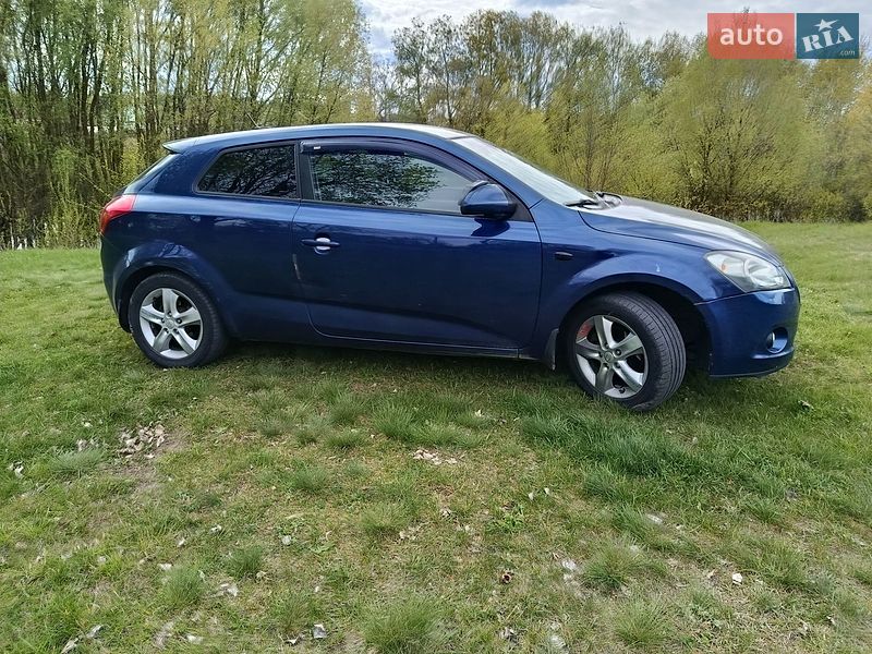 Хэтчбек Kia Ceed 2008 в Гребенке