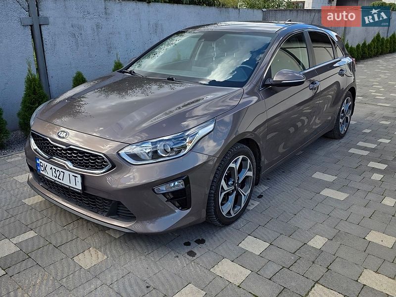 Хэтчбек Kia Ceed 2019 в Сарнах