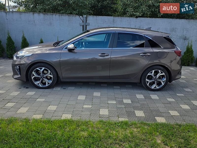 Хэтчбек Kia Ceed 2019 в Сарнах