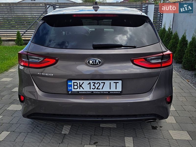 Хэтчбек Kia Ceed 2019 в Сарнах