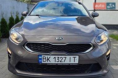 Хэтчбек Kia Ceed 2019 в Сарнах