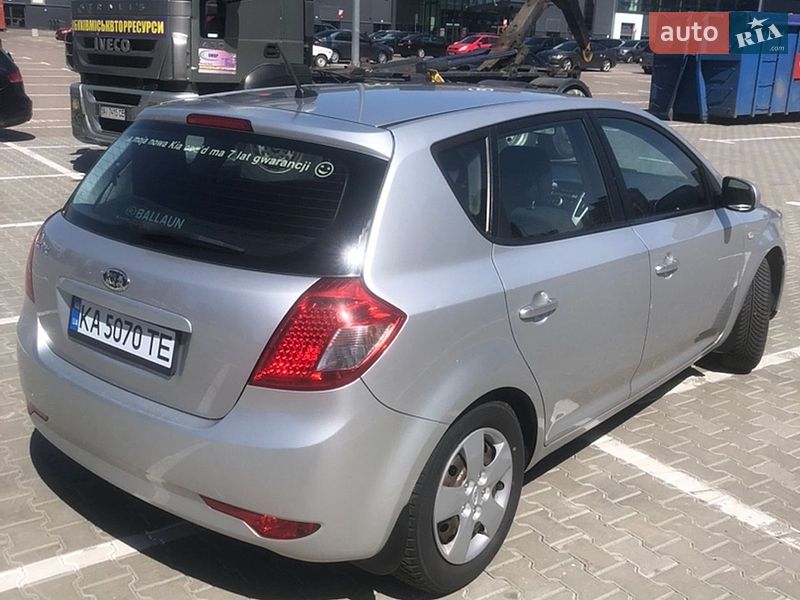 Хэтчбек Kia Ceed 2009 в Киеве