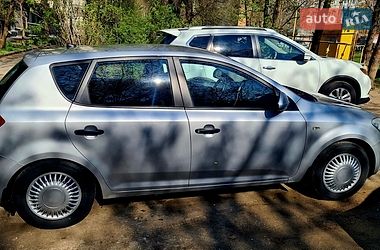 Хэтчбек Kia Ceed 2008 в Запорожье