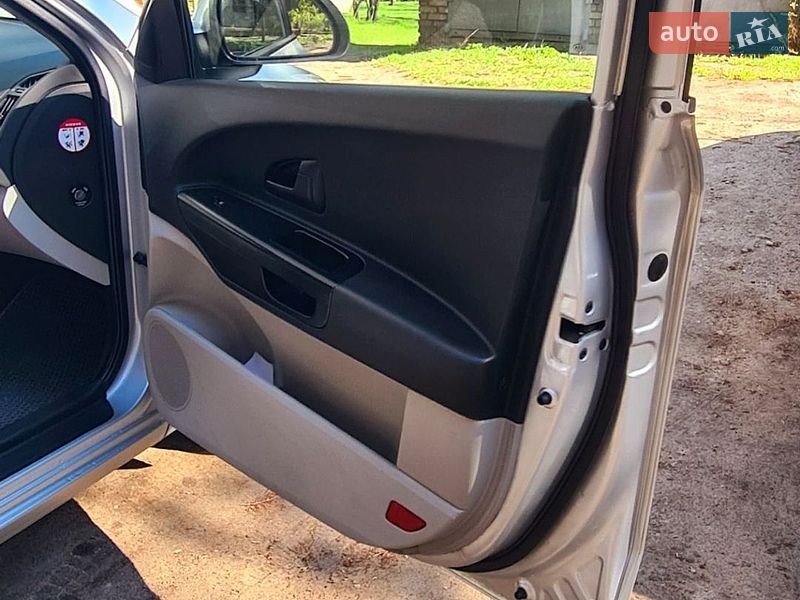 Хэтчбек Kia Ceed 2008 в Запорожье