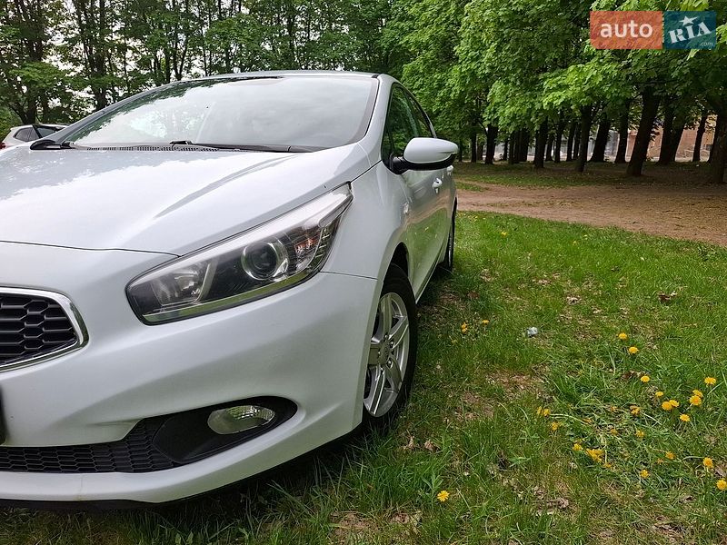 Хэтчбек Kia Ceed 2013 в Виннице