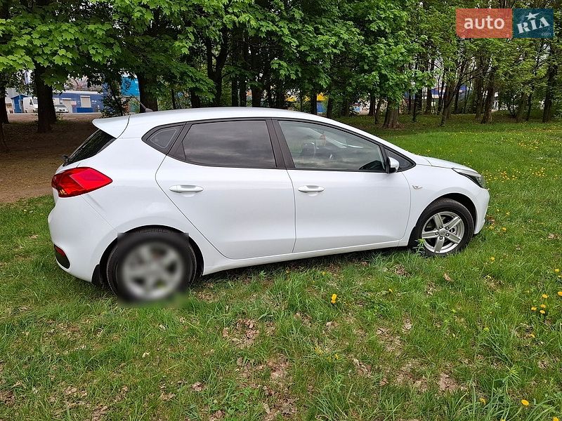 Хэтчбек Kia Ceed 2013 в Виннице