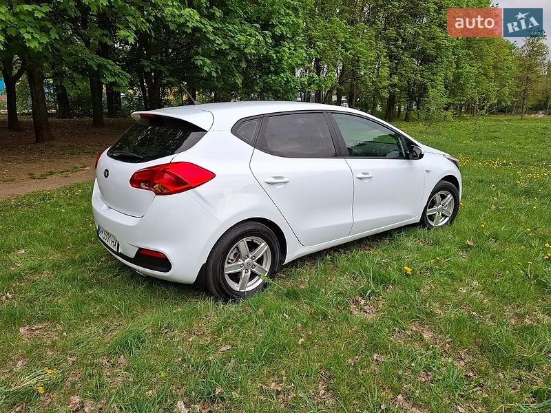 Хэтчбек Kia Ceed 2013 в Виннице