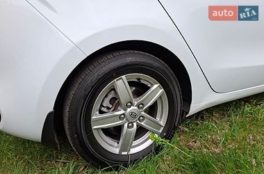 Хэтчбек Kia Ceed 2013 в Виннице