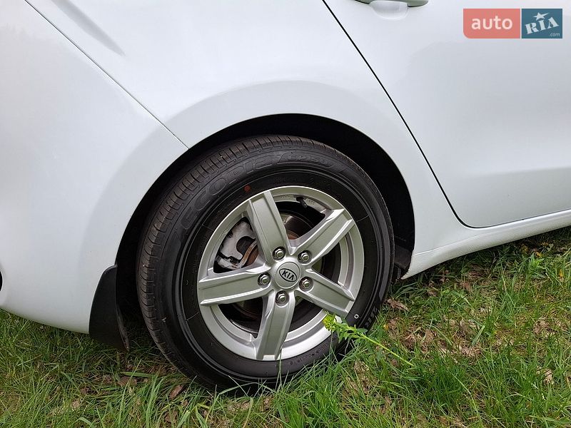 Хэтчбек Kia Ceed 2013 в Виннице