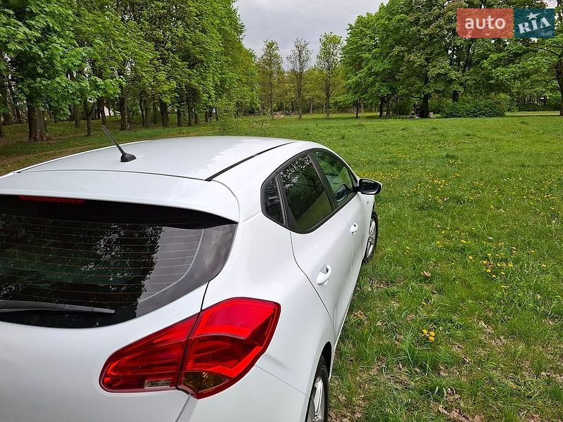 Хэтчбек Kia Ceed 2013 в Виннице