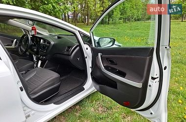 Хэтчбек Kia Ceed 2013 в Виннице