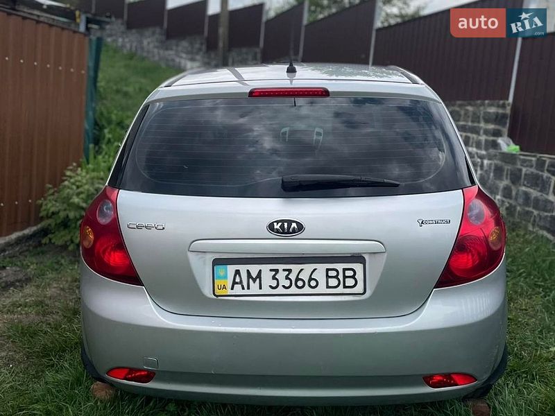 Хэтчбек Kia Ceed 2008 в Новогуйвинском