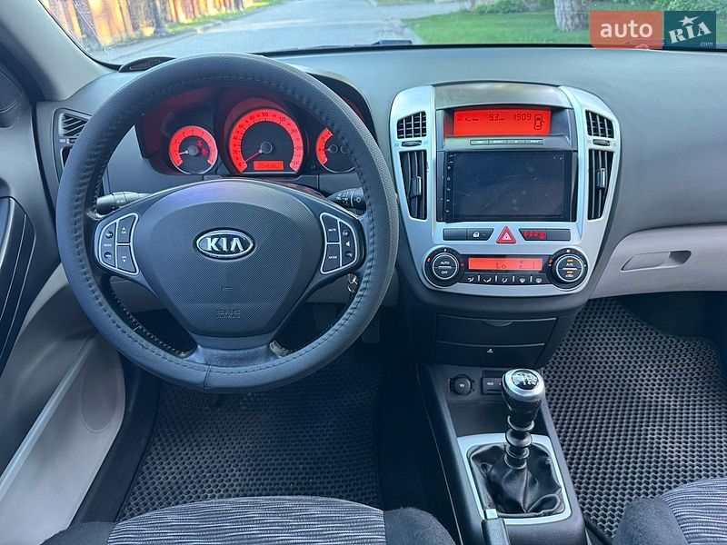 Хетчбек Kia Ceed 2009 в Львові