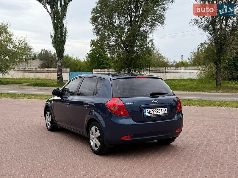 Хетчбек Kia Ceed 2007 в Дніпрі