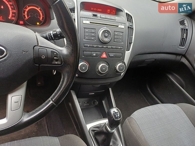 Универсал Kia Ceed 2010 в Киеве