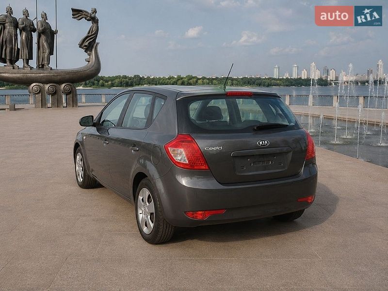 Универсал Kia Ceed 2010 в Киеве