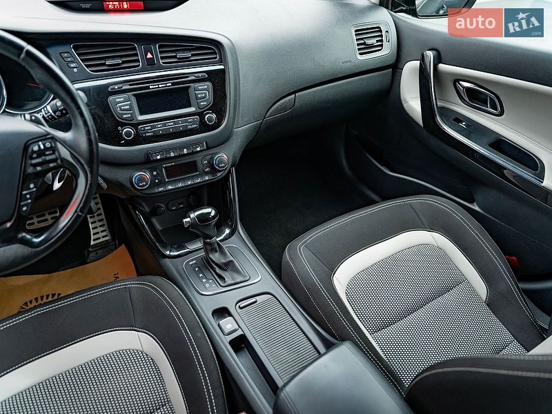 Хэтчбек Kia Ceed 2012 в Киеве