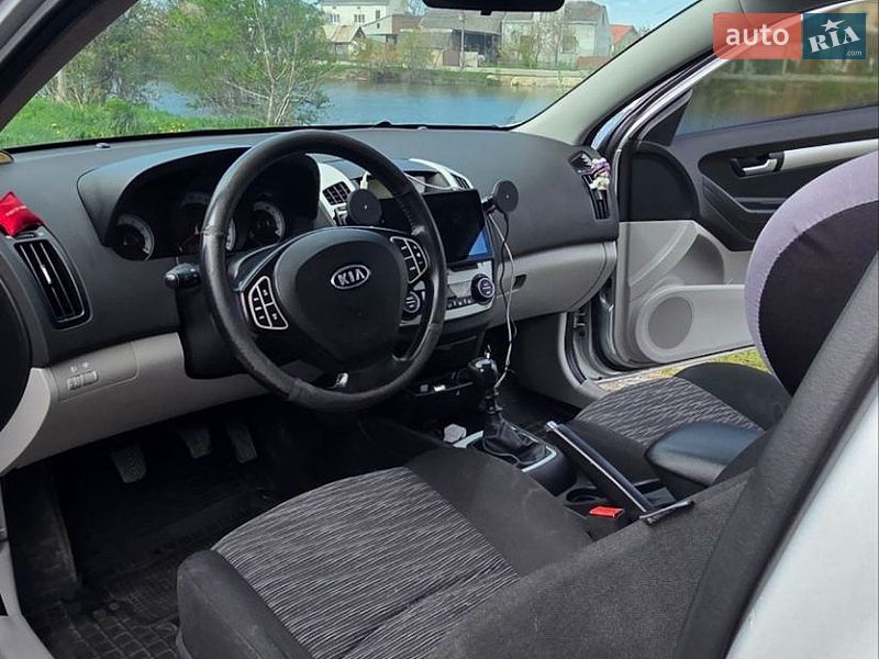 Хетчбек Kia Ceed 2008 в Львові
