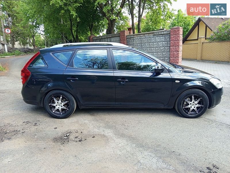 Универсал Kia Ceed 2008 в Хмельницком