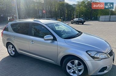 Универсал Kia Ceed 2010 в Ровно