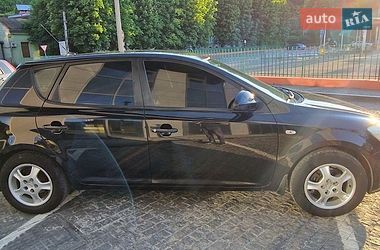 Хетчбек Kia Ceed 2008 в Ужгороді
