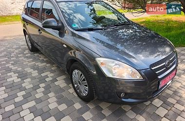 Универсал Kia Ceed 2010 в Полтаве