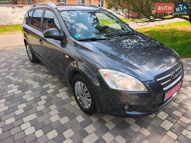 Универсал Kia Ceed 2010 в Полтаве