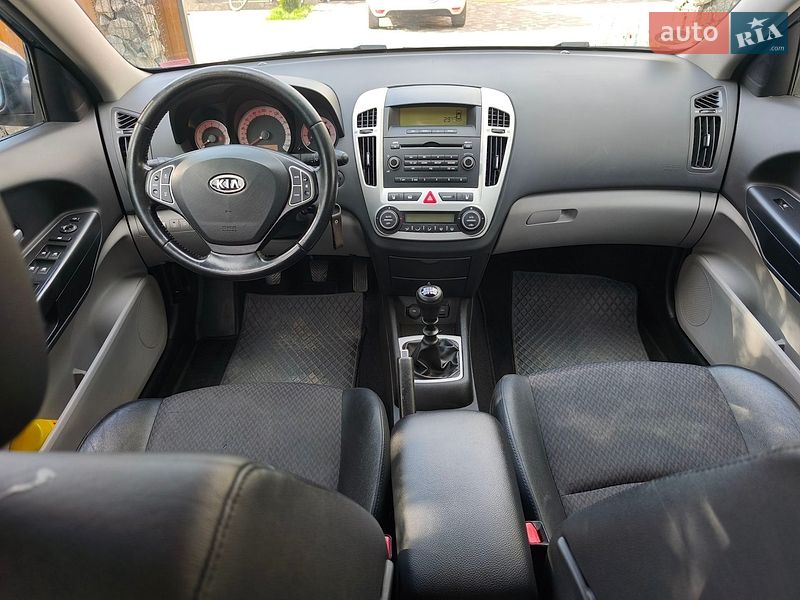 Универсал Kia Ceed 2010 в Полтаве