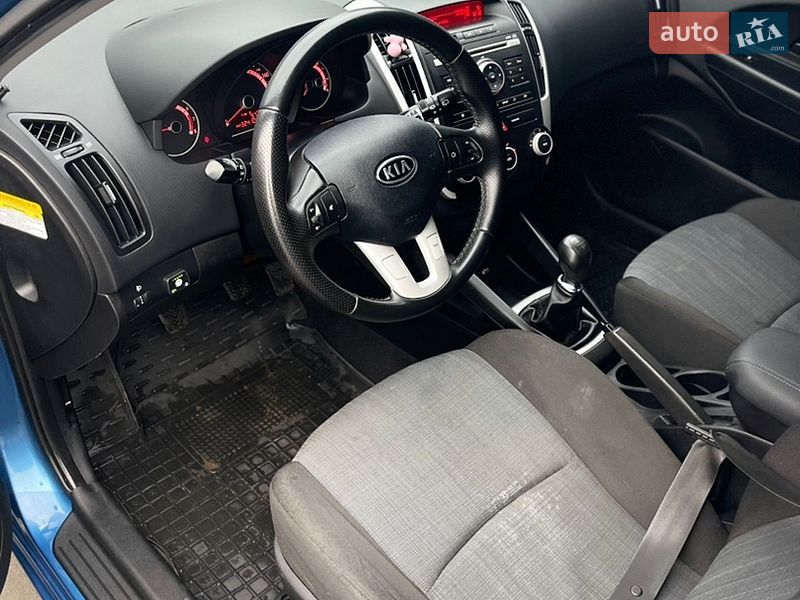 Универсал Kia Ceed 2010 в Сваляве фото 9 Универсал Kia Ceed 2010 в Сваляве