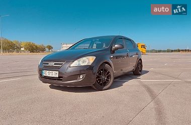 Хэтчбек Kia Ceed 2008 в Днепре