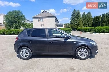 Хэтчбек Kia Ceed 2012 в Рогатине