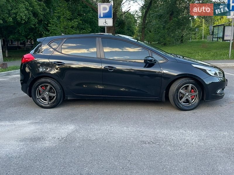 Хэтчбек Kia Ceed 2013 в Полтаве