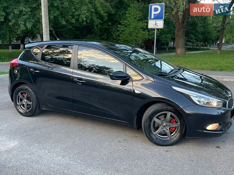 Хэтчбек Kia Ceed 2013 в Полтаве