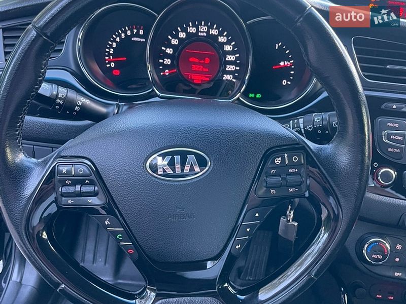 Хэтчбек Kia Ceed 2013 в Полтаве