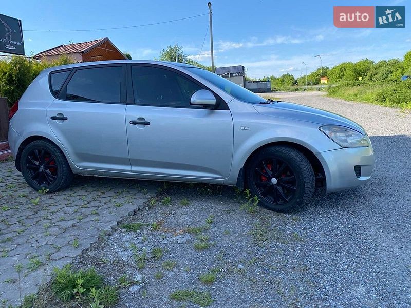 Хэтчбек Kia Ceed 2007 в Ярмолинцах
