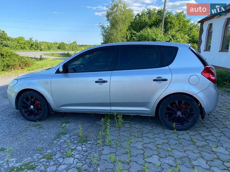 Хэтчбек Kia Ceed 2007 в Ярмолинцах