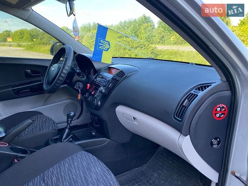 Хэтчбек Kia Ceed 2007 в Ярмолинцах