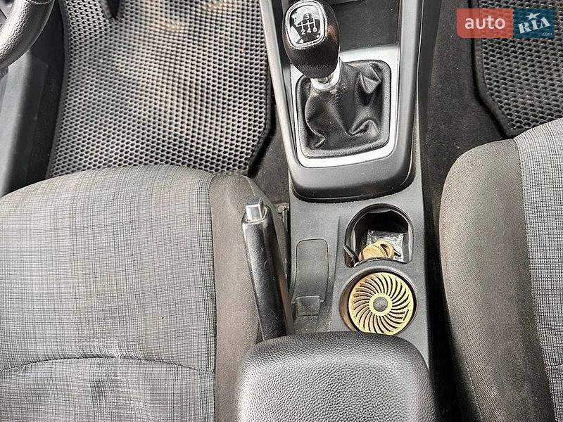 Хэтчбек Kia Ceed 2011 в Днепре