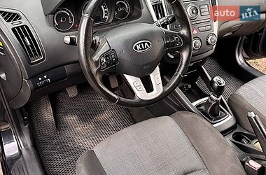 Хэтчбек Kia Ceed 2011 в Днепре