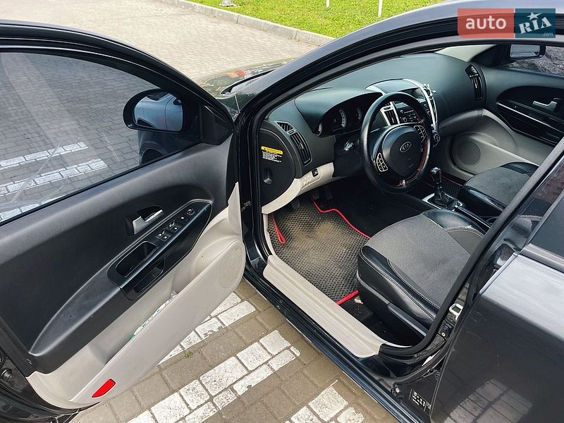 Хэтчбек Kia Ceed 2008 в Одессе