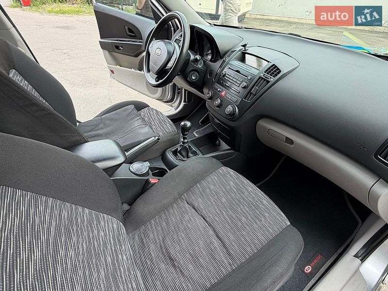 Хетчбек Kia Ceed 2008 в Києві
